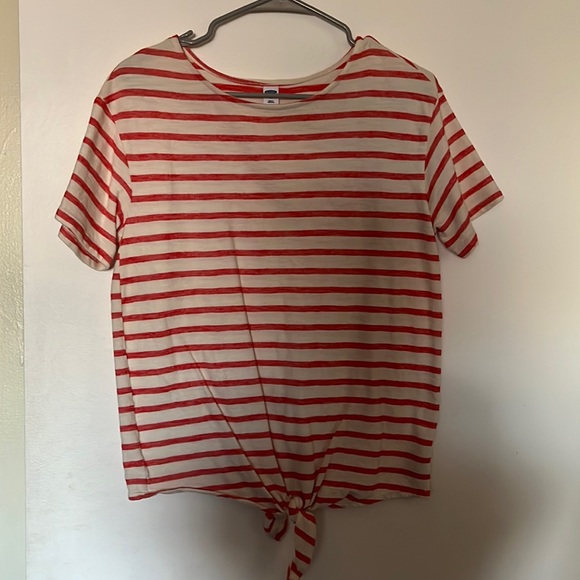 Old Navy Tops - Women tie front shirt